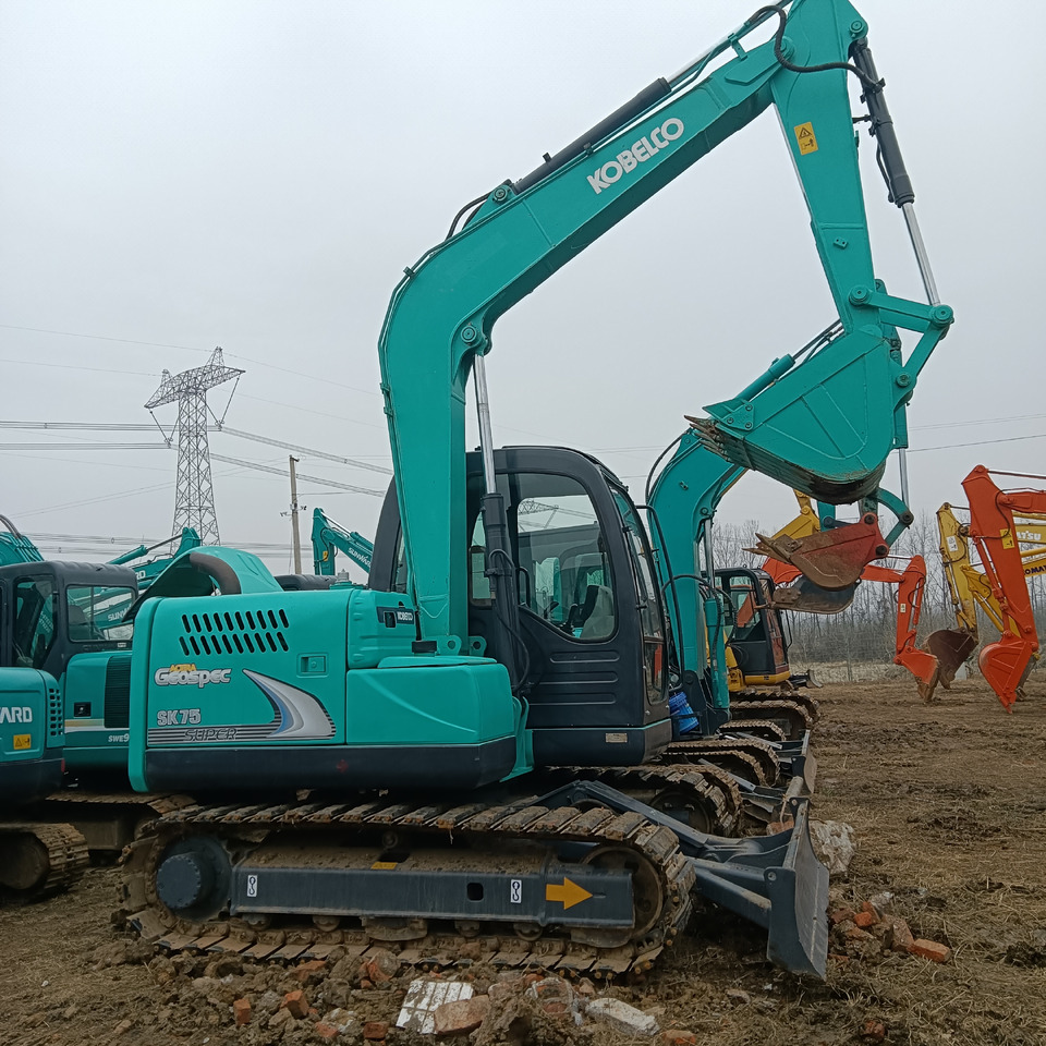 KOBELCO SK75-8 - Гусеничный экскаватор: фото 3 KOBELCO SK75-8 - Гусеничный экскаватор: фото 3