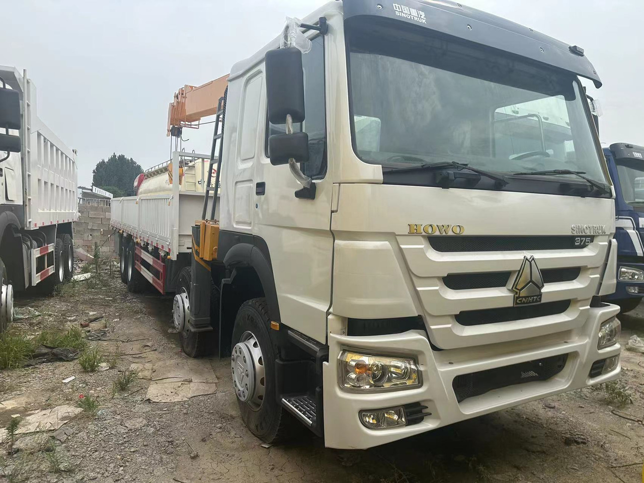 SINOTRUK HOWO 375 8X4 12TONS CLICK HERE FOR DISCOUNT - Автоманипулятор: фото 1 SINOTRUK HOWO 375 8X4 12TONS CLICK HERE FOR DISCOUNT - Автоманипулятор: фото 1