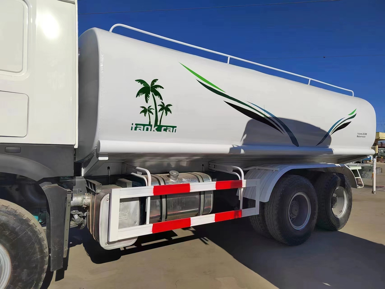 SINOTRUK HOWO WATER TANK CLICK HERE FOR DISCOUNT - Грузовик-цистерна: фото 5 SINOTRUK HOWO WATER TANK CLICK HERE FOR DISCOUNT - Грузовик-цистерна: фото 5
