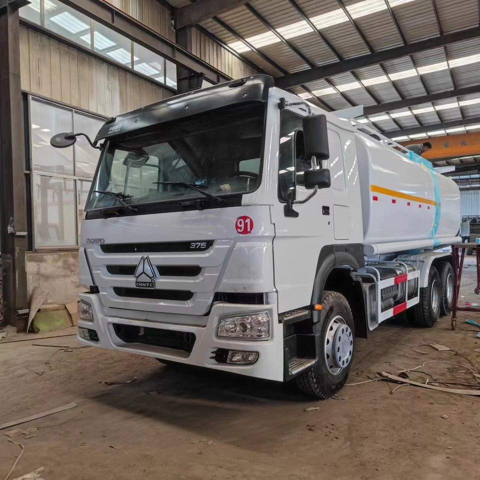Sinotruck HOWO 371 CLICK HERE FOR DISCOUNT - Грузовик-цистерна: фото 1 Sinotruck HOWO 371 CLICK HERE FOR DISCOUNT - Грузовик-цистерна: фото 1