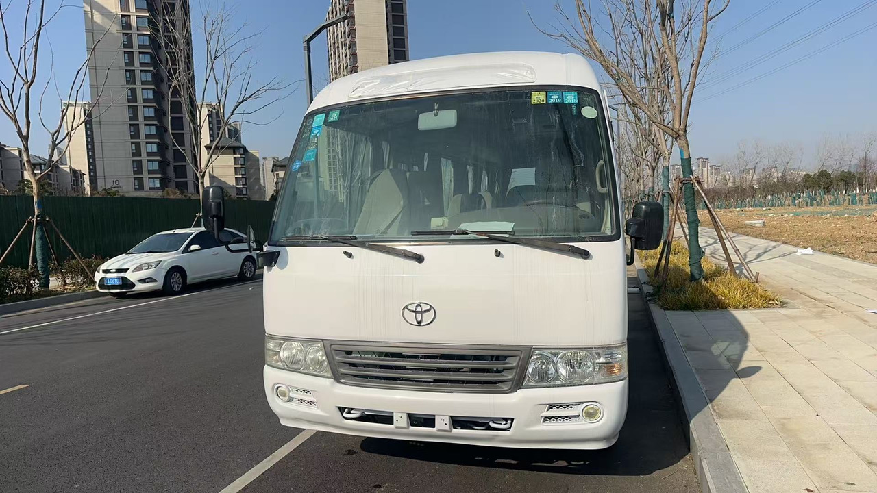 TOYOTA Mini Coach White Low Mileage - Туристический автобус: фото 1 TOYOTA Mini Coach White Low Mileage - Туристический автобус: фото 1