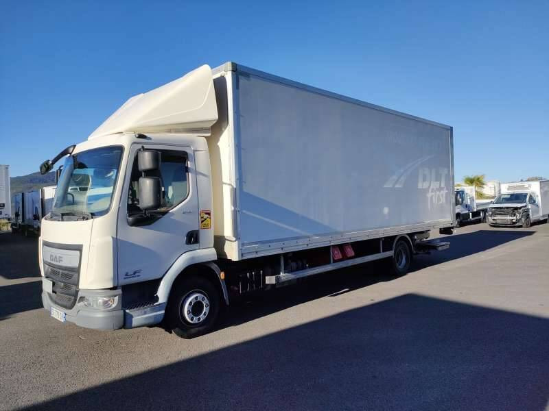 Camion Porteur 12 TONNES 210 CV HAYON PORTE RELEVANTE - Грузовик с закрытым кузовом: фото 2 Camion Porteur 12 TONNES 210 CV HAYON PORTE RELEVANTE - Грузовик с закрытым кузовом: фото 2