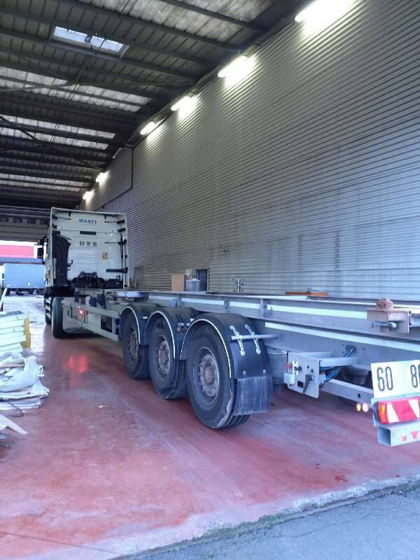 Semi-remorque 3 Essieux 38 TONNES CHARIOT COULISSANT - Полуприцеп-контейнеровоз/ Сменный кузов: фото 1 Semi-remorque 3 Essieux 38 TONNES CHARIOT COULISSANT - Полуприцеп-контейнеровоз/ Сменный кузов: фото 1