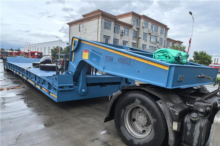 TITAN 2 Axle 80 Ton Detachable Gooseneck Trailer for Sale In Nigeria - Низкорамный полуприцеп: фото 3 TITAN 2 Axle 80 Ton Detachable Gooseneck Trailer for Sale In Nigeria - Низкорамный полуприцеп: фото 3