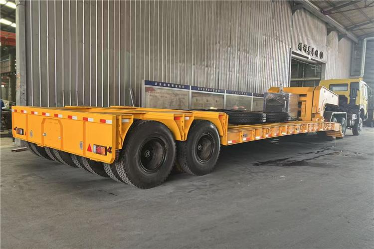 TITAN 2 Axle Detachable Gooseneck Trailer for Sale In Jamaica - Низкорамный полуприцеп: фото 3 TITAN 2 Axle Detachable Gooseneck Trailer for Sale In Jamaica - Низкорамный полуприцеп: фото 3