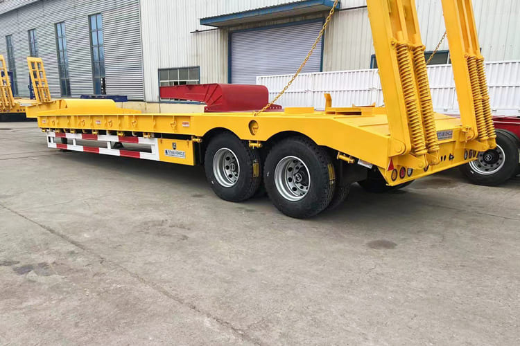 TITAN 2 Axle Low Bed Trailer for Sale in Guyana - Низкорамный полуприцеп: фото 4 TITAN 2 Axle Low Bed Trailer for Sale in Guyana - Низкорамный полуприцеп: фото 4