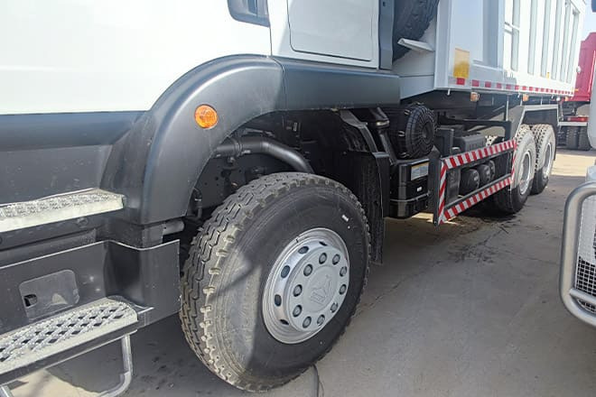 TITAN Howo 6x4 10 Wheel Tipper Truck for Sale in Zambia - Самосвал: фото 5 TITAN Howo 6x4 10 Wheel Tipper Truck for Sale in Zambia - Самосвал: фото 5