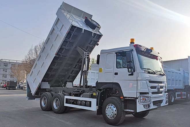 TITAN Howo 6x4 New Tipper Trucks for Sale in Ghana - Самосвал: фото 2 TITAN Howo 6x4 New Tipper Trucks for Sale in Ghana - Самосвал: фото 2