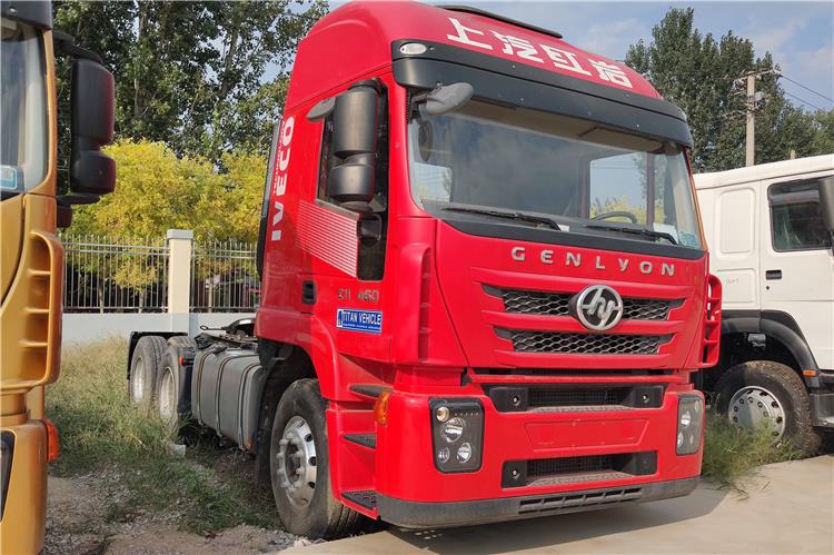 Hongyan Used Genlyon Truck Head for Sale - Тягач: фото 1 Hongyan Used Genlyon Truck Head for Sale - Тягач: фото 1
