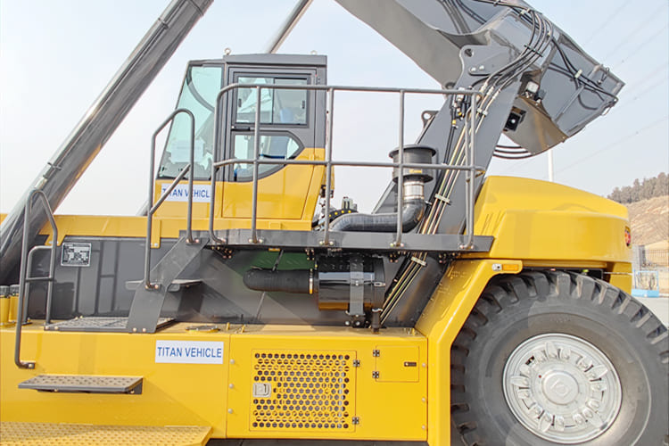 XCMG Container Reach Stacker for Sale in Ghana - Контейнерный погрузчик: фото 5 XCMG Container Reach Stacker for Sale in Ghana - Контейнерный погрузчик: фото 5