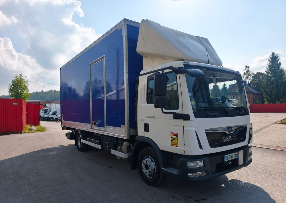 MAN TGL 12.250 kontener 6,2 , winda - Грузовик с закрытым кузовом: фото 3 MAN TGL 12.250 kontener 6,2 , winda - Грузовик с закрытым кузовом: фото 3