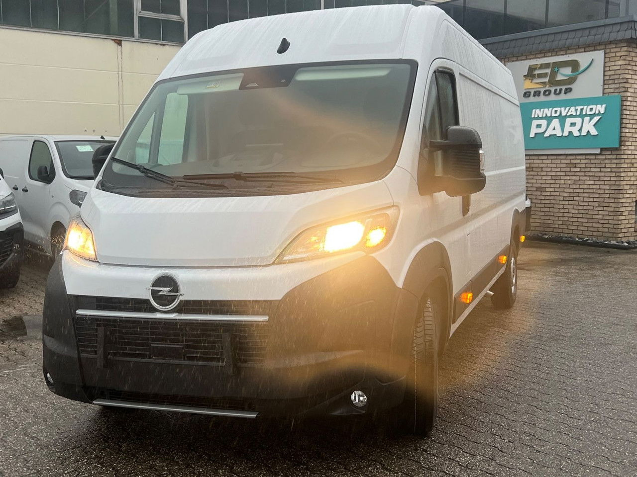 Opel Kasten 3,5 L4 H2 PS 180 Automatik+AHK Kasten 3,5 L4 H2 PS 180 Automatik+AHK - Цельнометаллический фургон: фото 3 Opel Kasten 3,5 L4 H2 PS 180 Automatik+AHK Kasten 3,5 L4 H2 PS 180 Automatik+AHK - Цельнометаллический фургон: фото 3