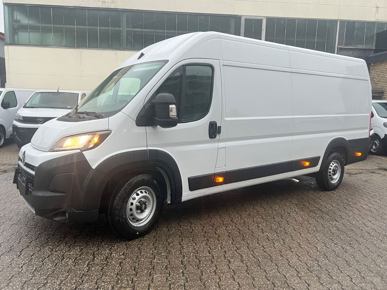 Opel Kasten 3,5 L4 H2 PS 180 Automatik+AHK Kasten 3,5 L4 H2 PS 180 Automatik+AHK - Цельнометаллический фургон: фото 2 Opel Kasten 3,5 L4 H2 PS 180 Automatik+AHK Kasten 3,5 L4 H2 PS 180 Automatik+AHK - Цельнометаллический фургон: фото 2