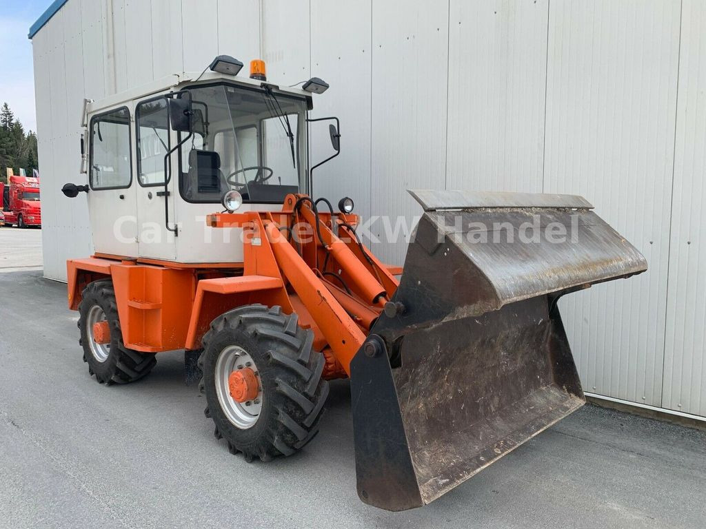 Schaeff SKB 902 Schaeff SKB 902 - Экскаватор-погрузчик: фото 2 Schaeff SKB 902 Schaeff SKB 902 - Экскаватор-погрузчик: фото 2