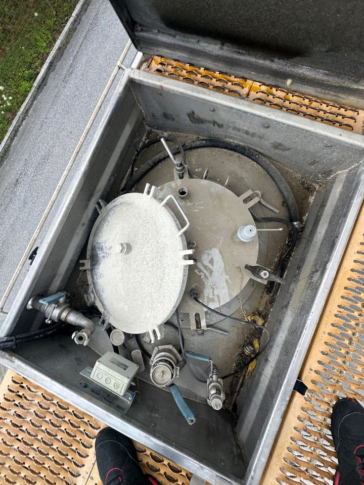 Schwarzmüller Chemi L4BH 42050L Lift BPW - Полуприцеп-цистерна: фото 5 Schwarzmüller Chemi L4BH 42050L Lift BPW - Полуприцеп-цистерна: фото 5