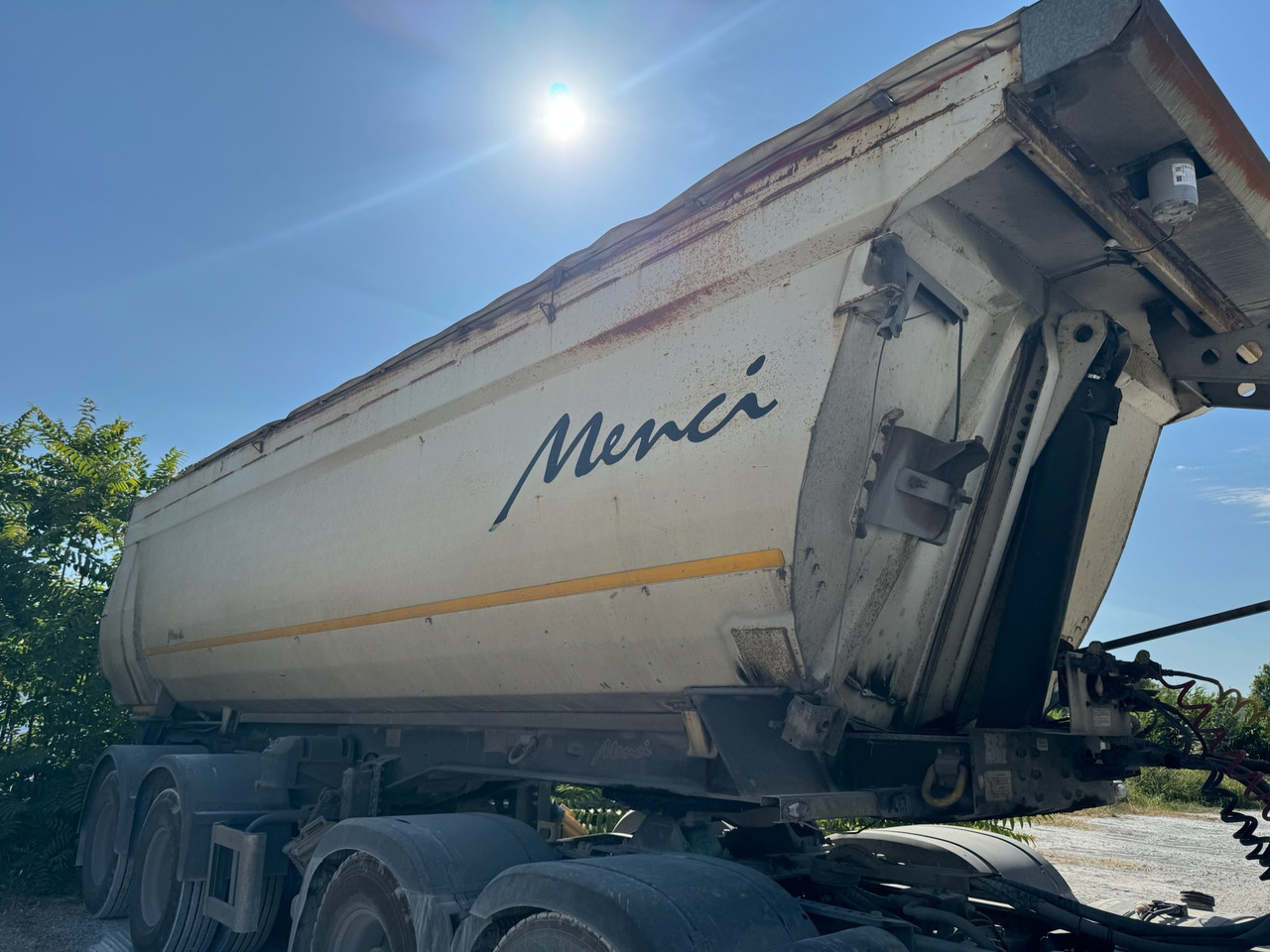 MENCI Semirimorchio Ribaltabile Mezzo d'opera - Самосвальный полуприцеп: фото 1 MENCI Semirimorchio Ribaltabile Mezzo d'opera - Самосвальный полуприцеп: фото 1