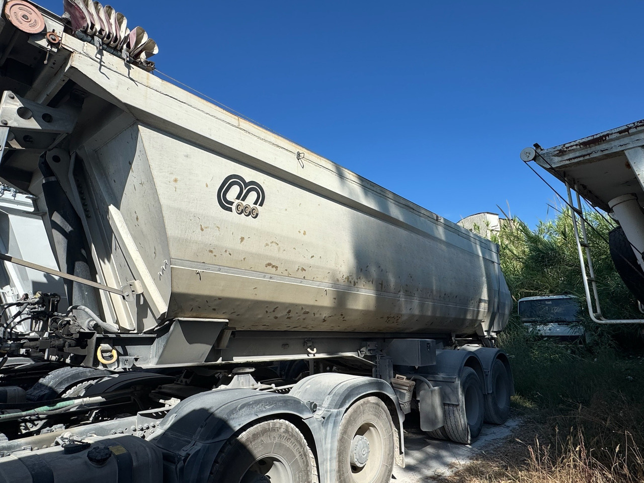 MENCI Semirimorchio Ribaltabile Mezzo d'opera - Самосвальный полуприцеп: фото 3 MENCI Semirimorchio Ribaltabile Mezzo d'opera - Самосвальный полуприцеп: фото 3