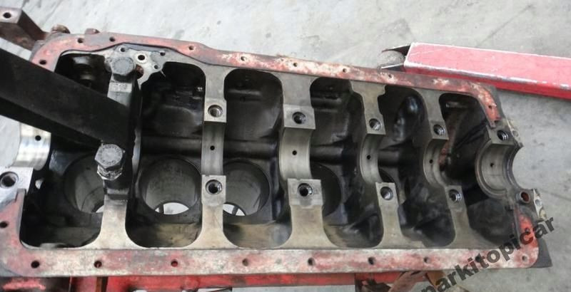 SILNIK PERKINS 6 CYLI KRATER BLOK DÓŁ SILNIKA - Головка блока для Грузовиков: фото 1 SILNIK PERKINS 6 CYLI KRATER BLOK DÓŁ SILNIKA - Головка блока для Грузовиков: фото 1