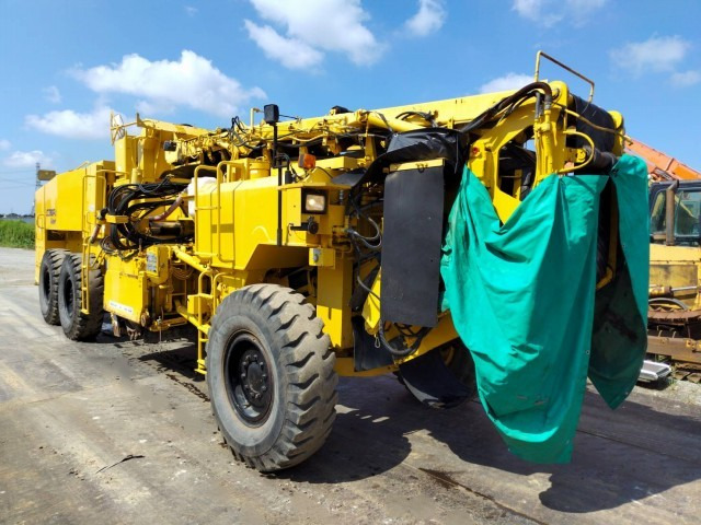 KOMATSU GC380F-2 - Дорожная фреза: фото 4 KOMATSU GC380F-2 - Дорожная фреза: фото 4