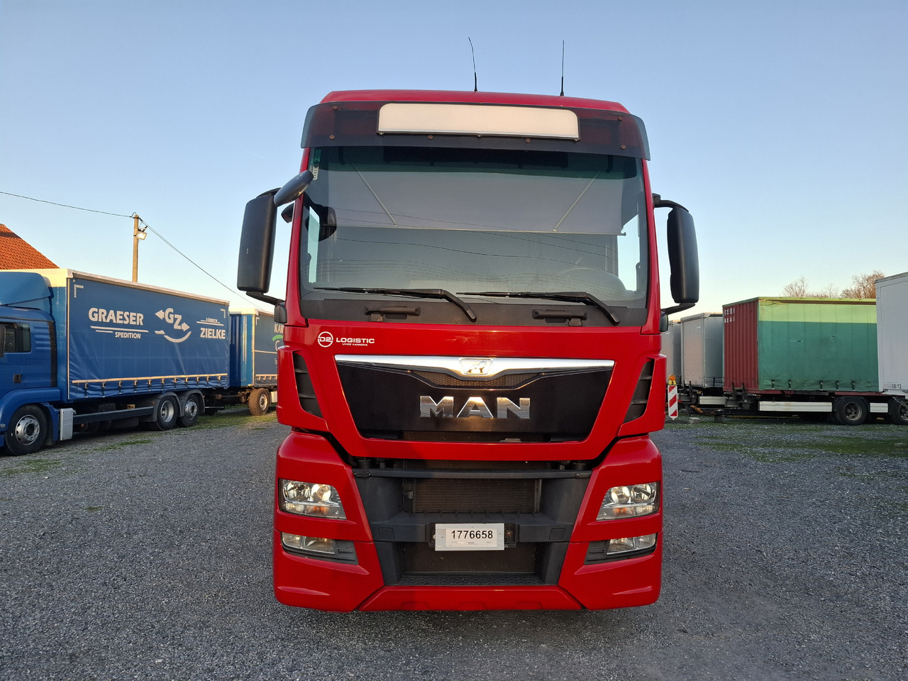 MAN TGX 26.440 E6 + SCHMITZ - Тентованный грузовик: фото 2 MAN TGX 26.440 E6 + SCHMITZ - Тентованный грузовик: фото 2