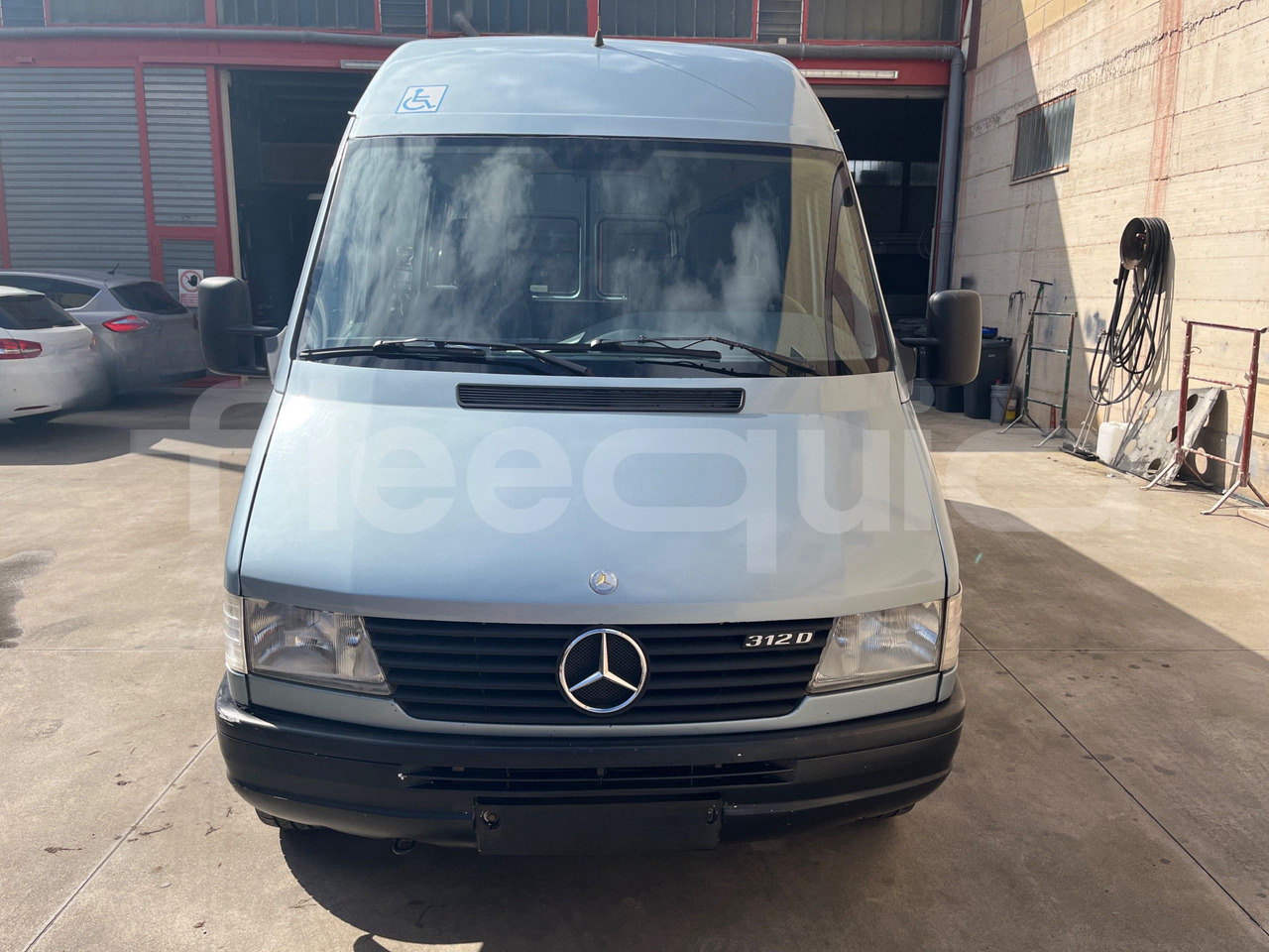 Mercedes-Benz Sprinter - Микроавтобус, Пассажирский фургон: фото 2 Mercedes-Benz Sprinter - Микроавтобус, Пассажирский фургон: фото 2