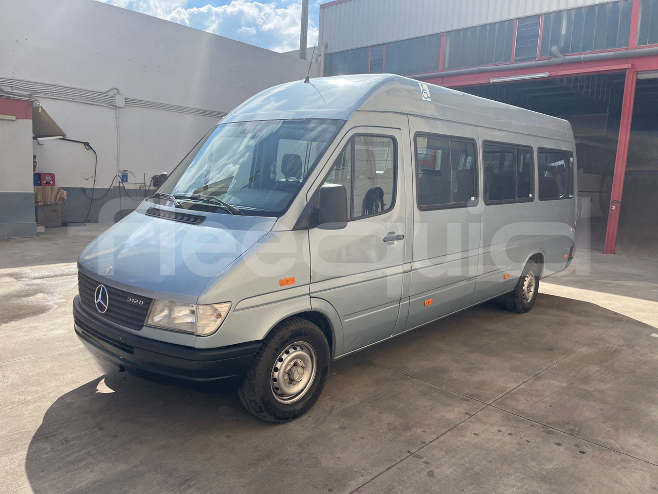 Mercedes-Benz Sprinter - Микроавтобус, Пассажирский фургон: фото 4 Mercedes-Benz Sprinter - Микроавтобус, Пассажирский фургон: фото 4
