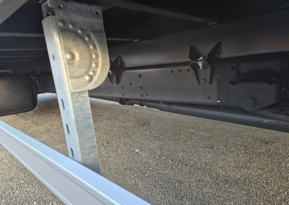 Iveco 70C18 3.0 180KM/ Skrzyniowy / 1 Właściciel/ Himatic 8b/ Rozstaw osi max 5.1m/ - Малотоннажный бортовой грузовик: фото 5 Iveco 70C18 3.0 180KM/ Skrzyniowy / 1 Właściciel/ Himatic 8b/ Rozstaw osi max 5.1m/ - Малотоннажный бортовой грузовик: фото 5