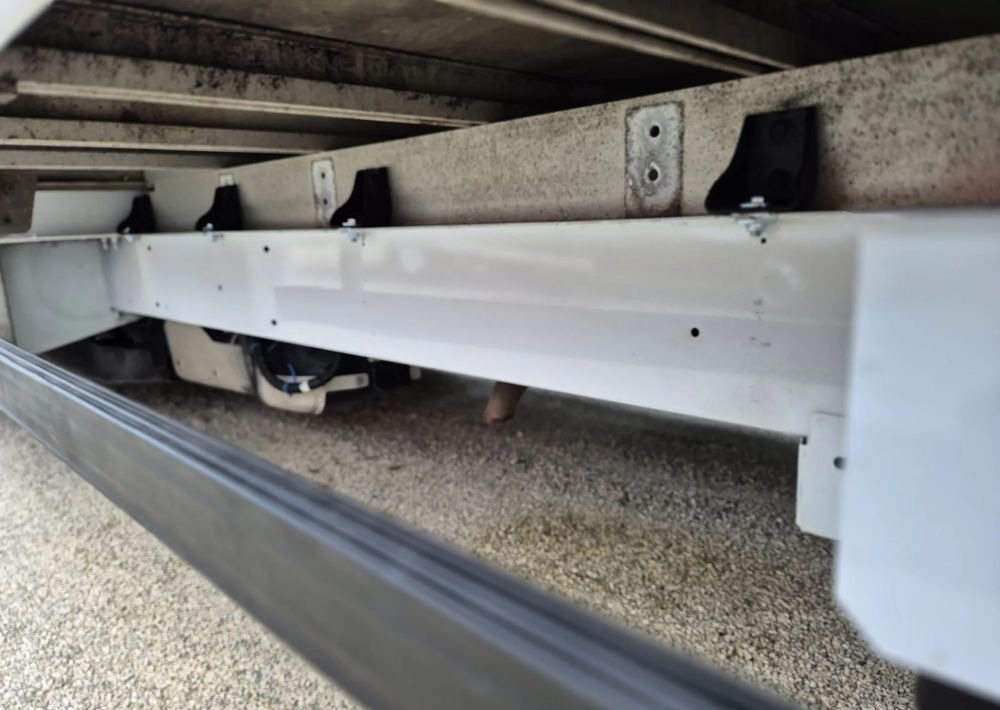 Renault Master 2.3 150KM - Тентованный фургон: фото 5 Renault Master 2.3 150KM - Тентованный фургон: фото 5