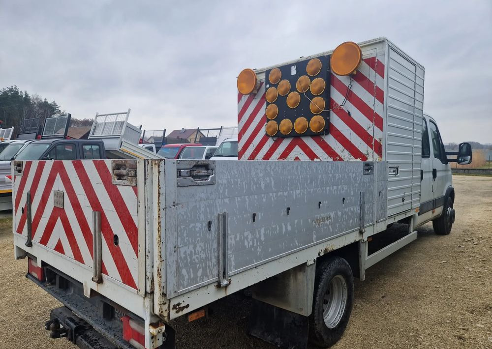 Skrzynia ładunkowa Sygnalizacja świetlna koguty Roboty drogowe, stan idealny! - Кузов платформа: фото 2 Skrzynia ładunkowa Sygnalizacja świetlna koguty Roboty drogowe, stan idealny! - Кузов платформа: фото 2