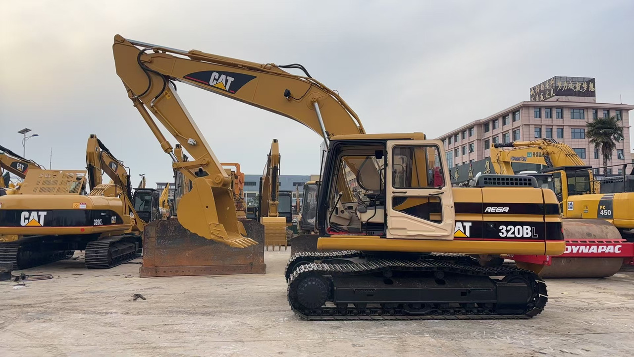 CATERPILLAR 320BL used excavator low price for sale - Гусеничный экскаватор: фото 1 CATERPILLAR 320BL used excavator low price for sale - Гусеничный экскаватор: фото 1