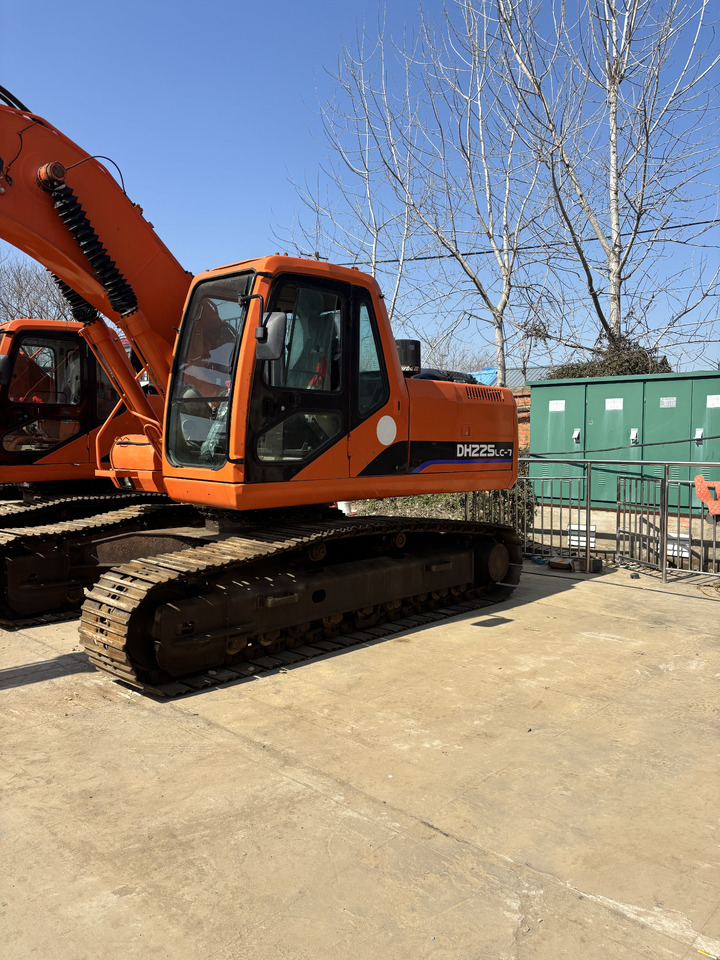 DOOSAN dh225 hot sale used excavator in stock - Гусеничный экскаватор: фото 3 DOOSAN dh225 hot sale used excavator in stock - Гусеничный экскаватор: фото 3