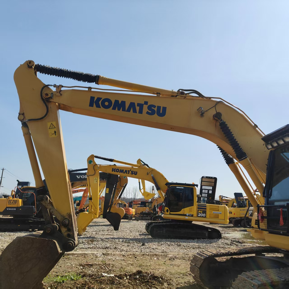 KOMATSU pc200 hot sale - Гусеничный экскаватор: фото 3 KOMATSU pc200 hot sale - Гусеничный экскаватор: фото 3