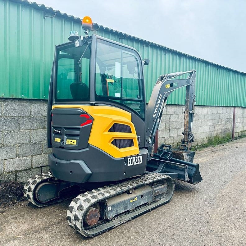 Volvo ECR25D - Мини-экскаватор: фото 1 Volvo ECR25D - Мини-экскаватор: фото 1