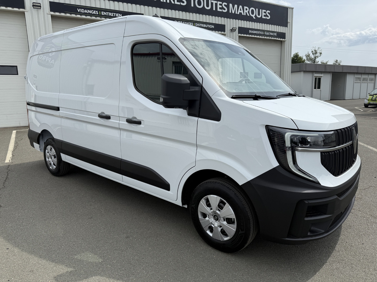 RENAULT MASTER 3T5 L2H2 EXTRA 2.0DCI150 - Цельнометаллический фургон: фото 1 RENAULT MASTER 3T5 L2H2 EXTRA 2.0DCI150 - Цельнометаллический фургон: фото 1