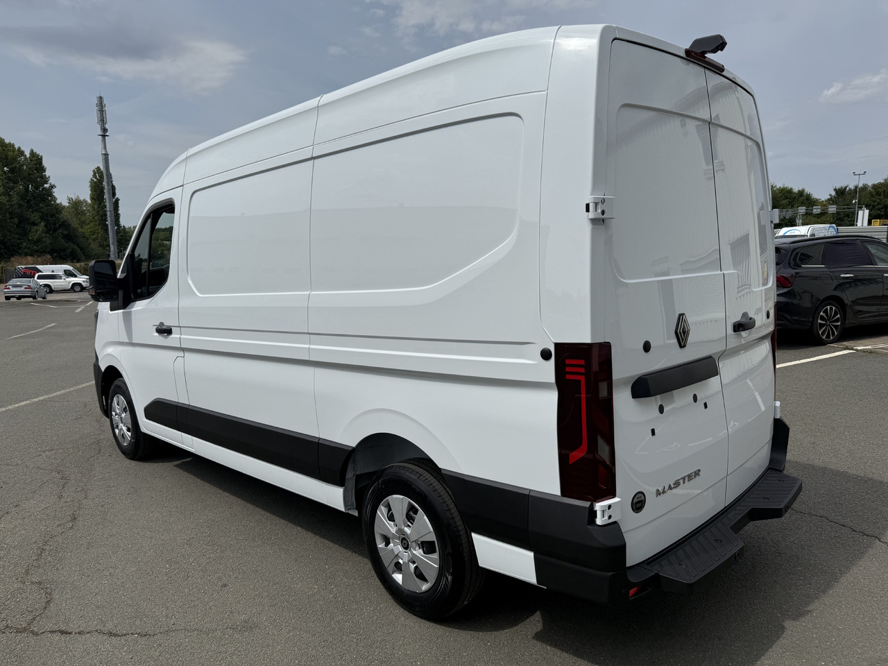 RENAULT MASTER 3T5 L2H2 EXTRA 2.0DCI150 - Цельнометаллический фургон: фото 4 RENAULT MASTER 3T5 L2H2 EXTRA 2.0DCI150 - Цельнометаллический фургон: фото 4