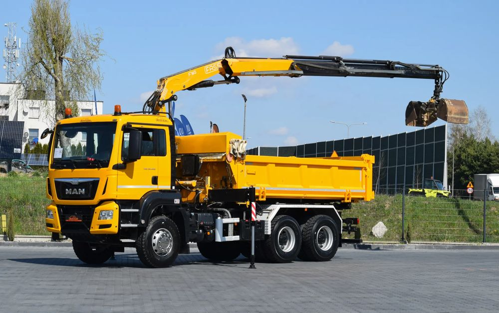 MAN TGS 26.400 / 6x4 / EURO 6 / UDT / HDS FASSI 165 / WYSUW x3 / ROTATOR / CHWYTAK / STEROWANIE RADIOWE / WZMOCNIONA RAMA / WYWROTKA / HYDROBURTA / AUTOMAT / 2017 / NOWE OPONY - 100% / NISKI PRZEBIEG - Самосвал, Автоманипулятор: фото 1 MAN TGS 26.400 / 6x4 / EURO 6 / UDT / HDS FASSI 165 / WYSUW x3 / ROTATOR / CHWYTAK / STEROWANIE RADIOWE / WZMOCNIONA RAMA / WYWROTKA / HYDROBURTA / AUTOMAT / 2017 / NOWE OPONY - 100% / NISKI PRZEBIEG - Самосвал, Автоманипулятор: фото 1