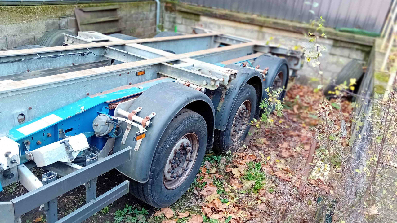 SCHMITZ CARGOBULL châssis porte-conteneur semi-remorque Os - type SGF*3 - adaptable pour conteneur 20' et 40' - Полуприцеп-контейнеровоз/ Сменный кузов: фото 3 SCHMITZ CARGOBULL châssis porte-conteneur semi-remorque Os - type SGF*3 - adaptable pour conteneur 20' et 40' - Полуприцеп-контейнеровоз/ Сменный кузов: фото 3