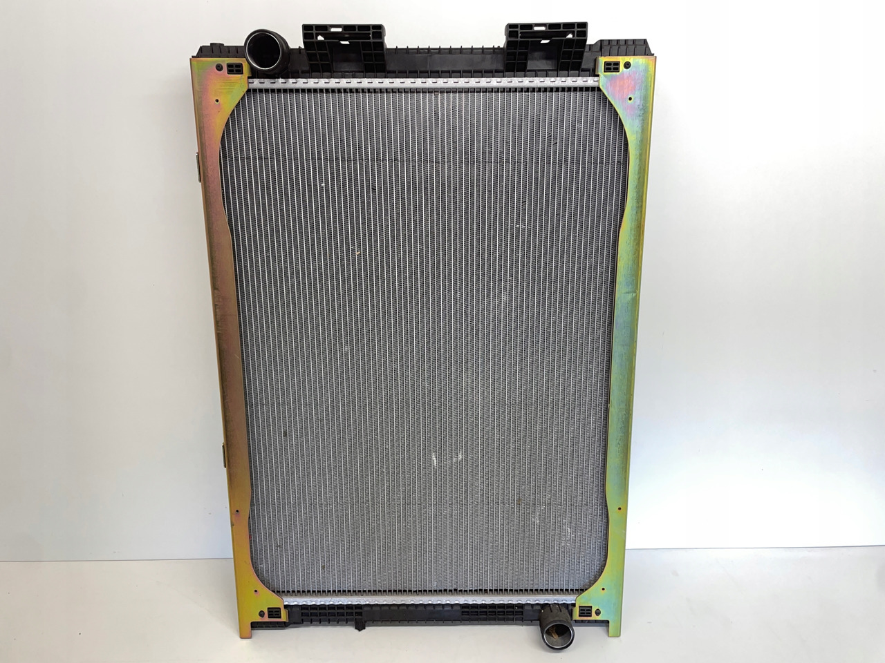 CHŁODNICA WODY MAN F2000 F 90 F 2000 F90 81061016437 - Помпа для Грузовиков: фото 1 CHŁODNICA WODY MAN F2000 F 90 F 2000 F90 81061016437 - Помпа для Грузовиков: фото 1