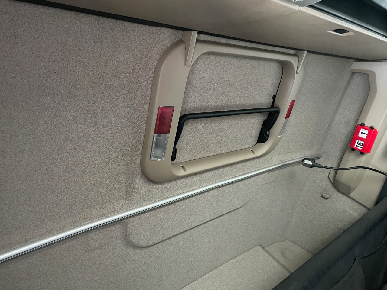 GOŁA KABINA MAN TGX XLX 2019 ROK LIFT ŚRODEK BEŻOWY EURO 6 - Кабина для Грузовиков: фото 3 GOŁA KABINA MAN TGX XLX 2019 ROK LIFT ŚRODEK BEŻOWY EURO 6 - Кабина для Грузовиков: фото 3