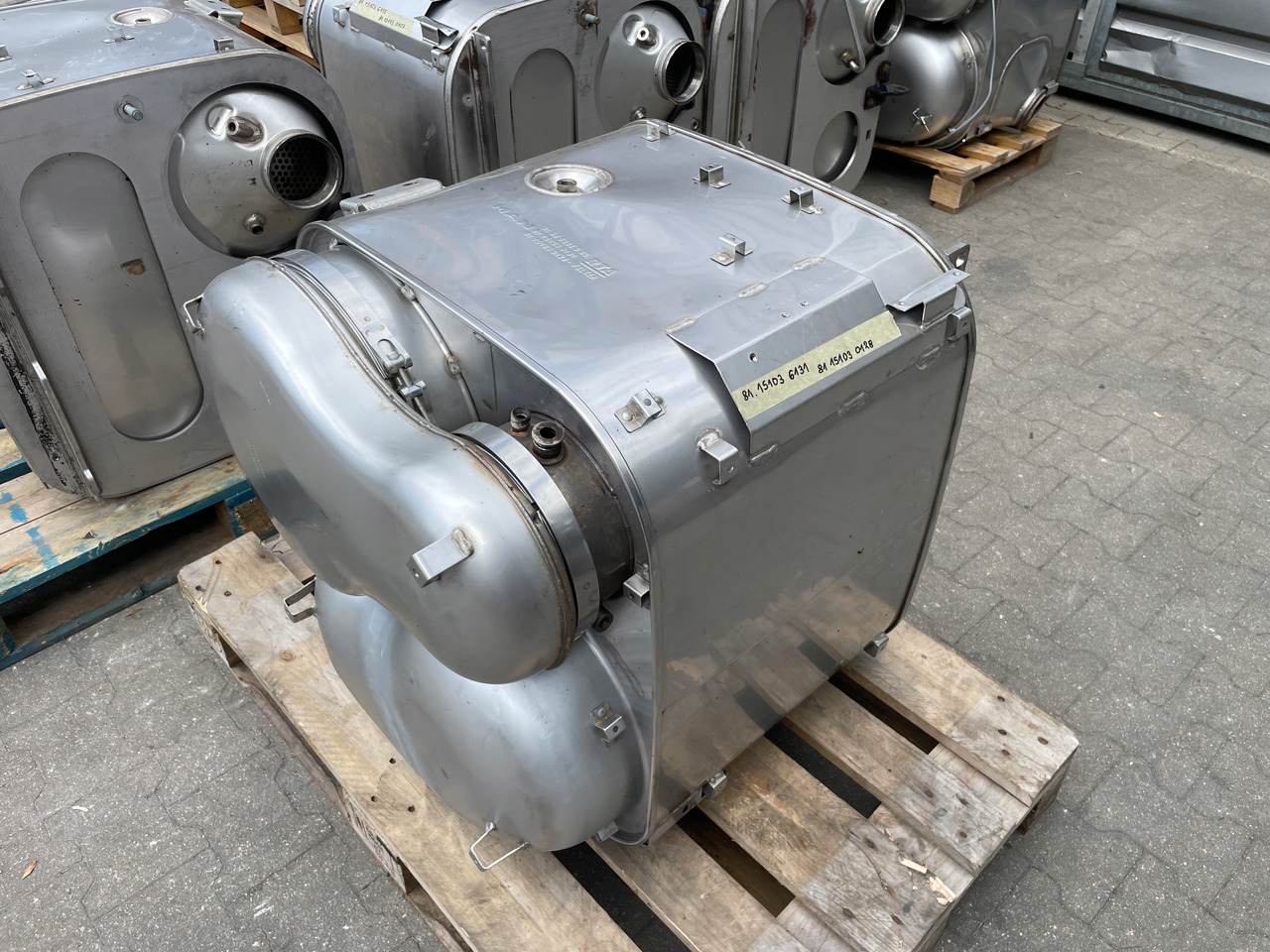 KATALIZATOR KOMPLETNY WYDECH MAN TGX TGS EURO 6 81151036131 - Катализатор для Грузовиков: фото 3 KATALIZATOR KOMPLETNY WYDECH MAN TGX TGS EURO 6 81151036131 - Катализатор для Грузовиков: фото 3