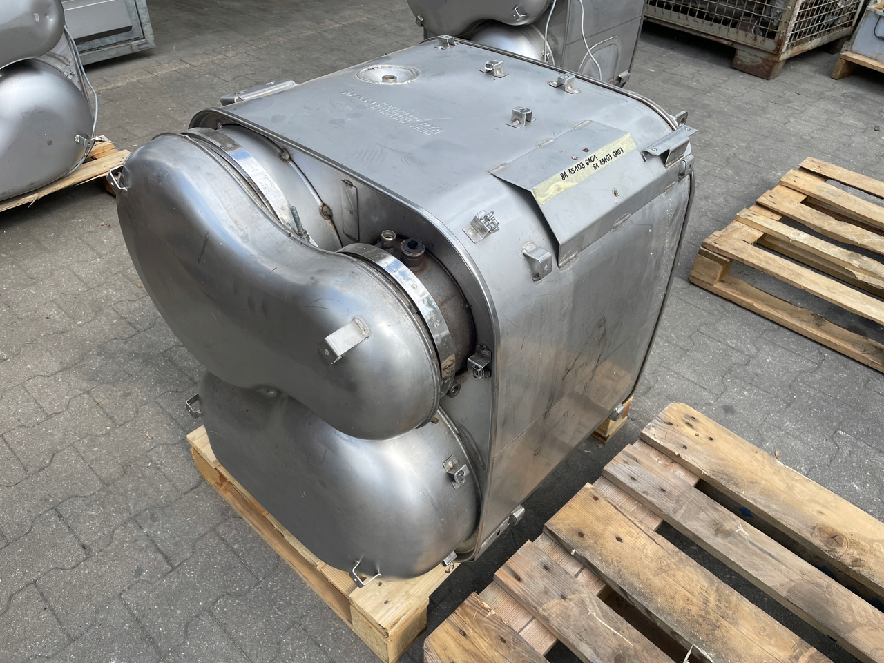 KATALIZATOR MAN TGX TGS EURO 6 DPF TŁUMIK WYDECH 81151036101 - Катализатор для Грузовиков: фото 3 KATALIZATOR MAN TGX TGS EURO 6 DPF TŁUMIK WYDECH 81151036101 - Катализатор для Грузовиков: фото 3