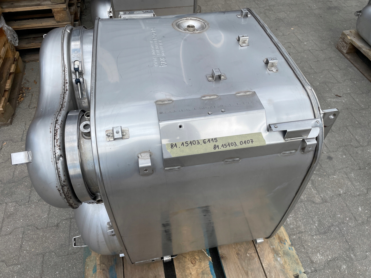 KATALIZATOR MAN TGX TGS EURO 6 DPF TŁUMIK WYDECH 81151036115 - Катализатор для Грузовиков: фото 1 KATALIZATOR MAN TGX TGS EURO 6 DPF TŁUMIK WYDECH 81151036115 - Катализатор для Грузовиков: фото 1