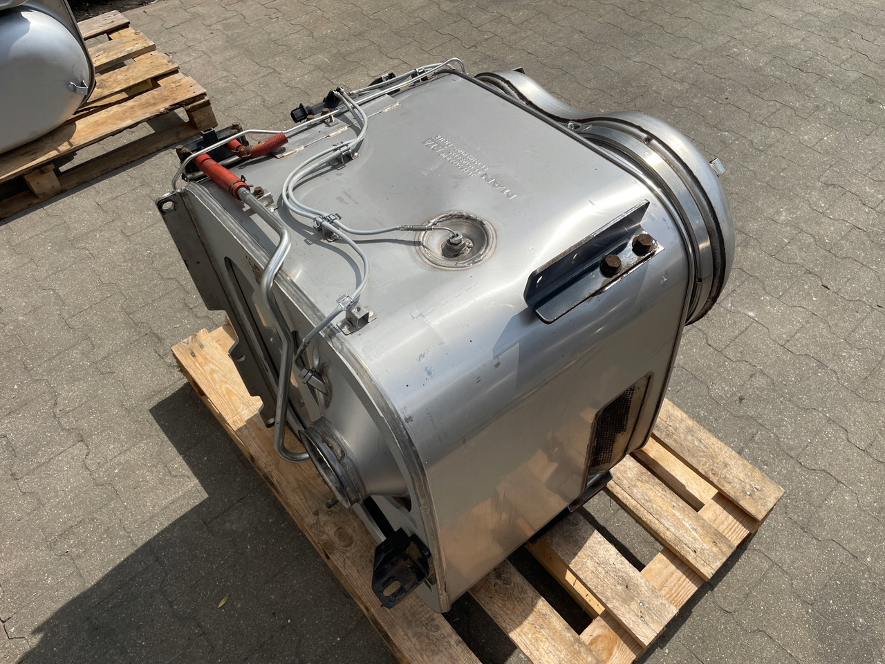 KATALIZATOR MAN TGX TGS EURO 6 DPF TŁUMIK WYDECH 81151036115 - Катализатор для Грузовиков: фото 4 KATALIZATOR MAN TGX TGS EURO 6 DPF TŁUMIK WYDECH 81151036115 - Катализатор для Грузовиков: фото 4