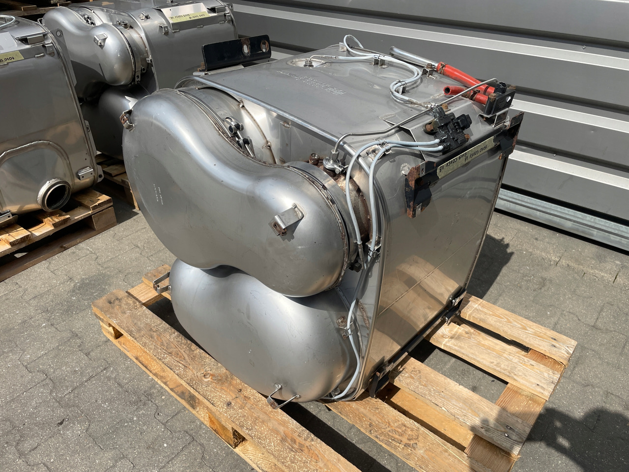 KATALIZATOR MAN TGX TGS EURO 6 DPF TŁUMIK WYDECH 81151036115 - Катализатор для Грузовиков: фото 1 KATALIZATOR MAN TGX TGS EURO 6 DPF TŁUMIK WYDECH 81151036115 - Катализатор для Грузовиков: фото 1