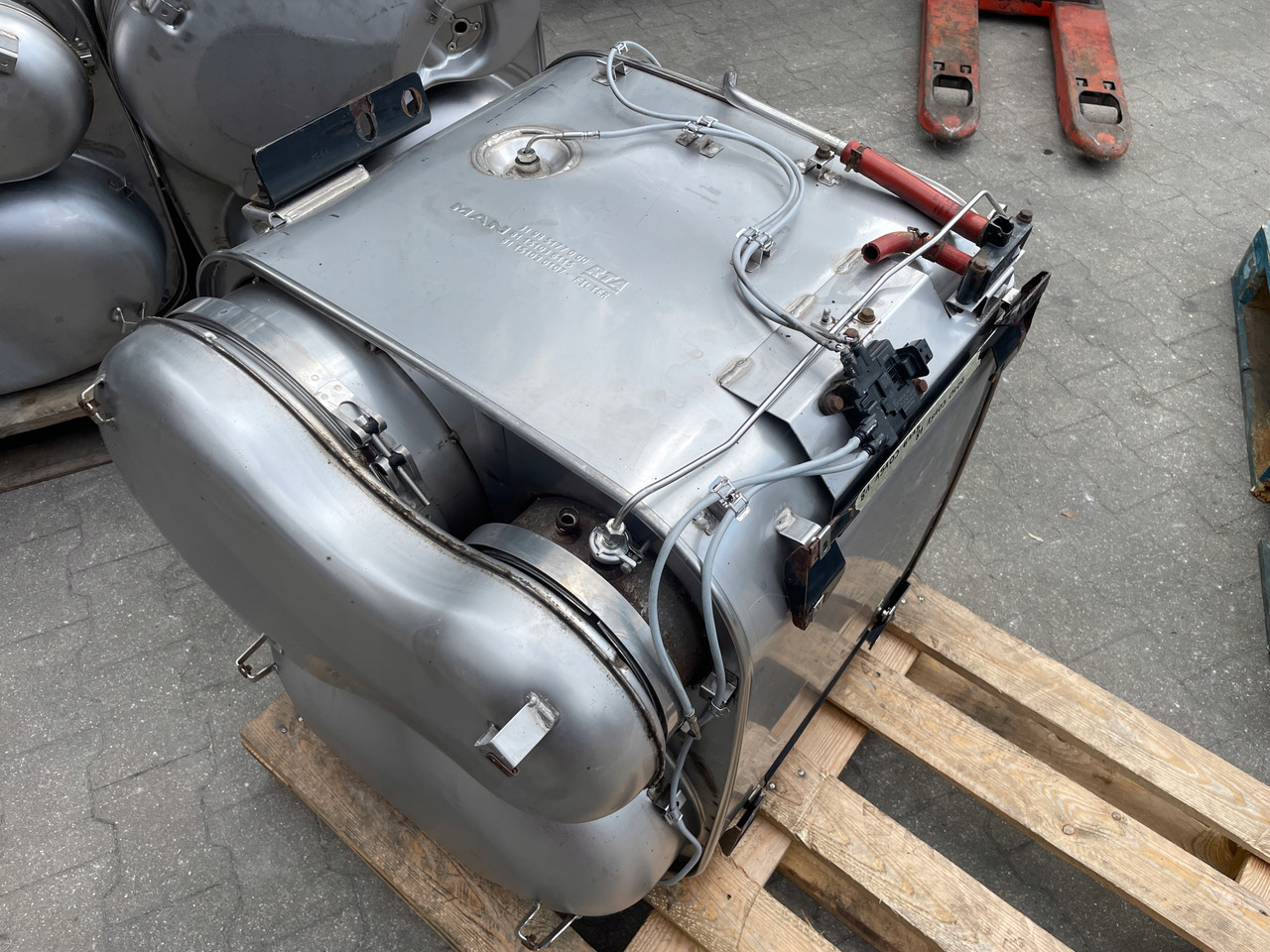 KATALIZATOR MAN TGX TGS EURO 6 DPF TŁUMIK WYDECH 81151036115 - Выхлопная труба для Грузовиков: фото 1 KATALIZATOR MAN TGX TGS EURO 6 DPF TŁUMIK WYDECH 81151036115 - Выхлопная труба для Грузовиков: фото 1