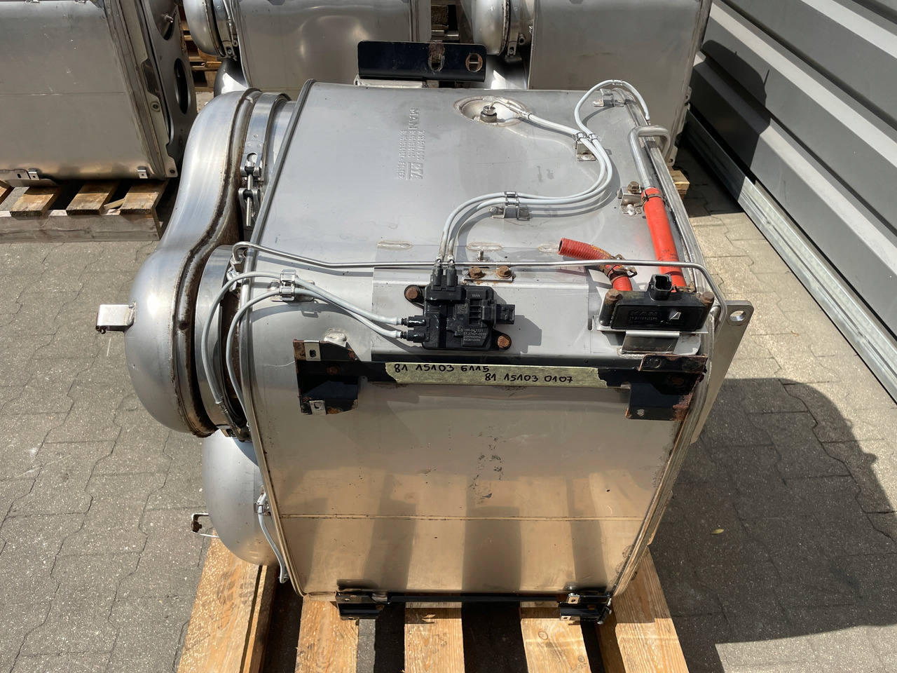 KATALIZATOR MAN TGX TGS EURO 6 DPF TŁUMIK WYDECH 81151036115 - Катализатор для Грузовиков: фото 2 KATALIZATOR MAN TGX TGS EURO 6 DPF TŁUMIK WYDECH 81151036115 - Катализатор для Грузовиков: фото 2