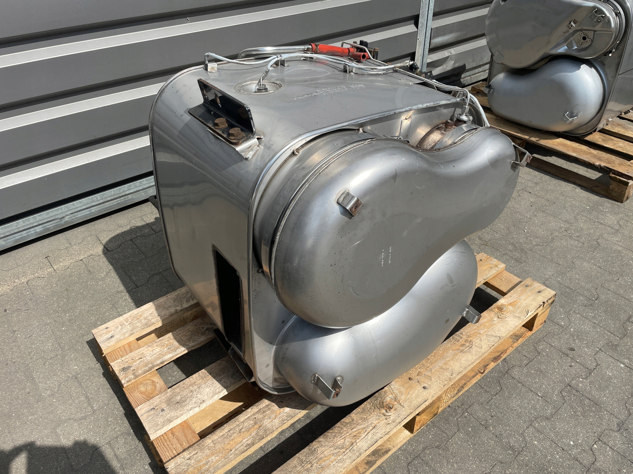 KATALIZATOR MAN TGX TGS EURO 6 DPF TŁUMIK WYDECH 81151036115 - Катализатор для Грузовиков: фото 3 KATALIZATOR MAN TGX TGS EURO 6 DPF TŁUMIK WYDECH 81151036115 - Катализатор для Грузовиков: фото 3