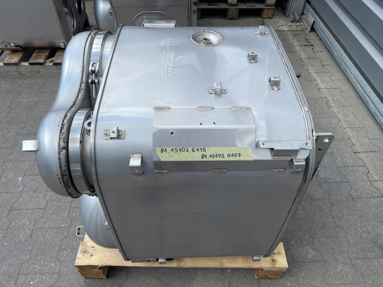 KATALIZATOR MAN TGX TGS EURO 6 DPF TŁUMIK WYDECH 81151036115 - Катализатор для Грузовиков: фото 3 KATALIZATOR MAN TGX TGS EURO 6 DPF TŁUMIK WYDECH 81151036115 - Катализатор для Грузовиков: фото 3