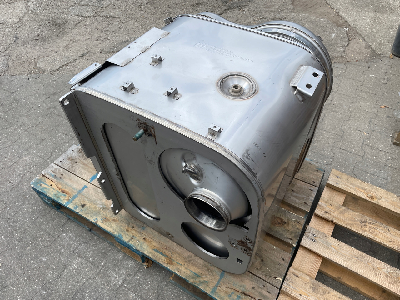 KATALIZATOR MAN TGX TGS EURO 6 DPF TŁUMIK WYDECH 81151036115 - Катализатор для Грузовиков: фото 4 KATALIZATOR MAN TGX TGS EURO 6 DPF TŁUMIK WYDECH 81151036115 - Катализатор для Грузовиков: фото 4