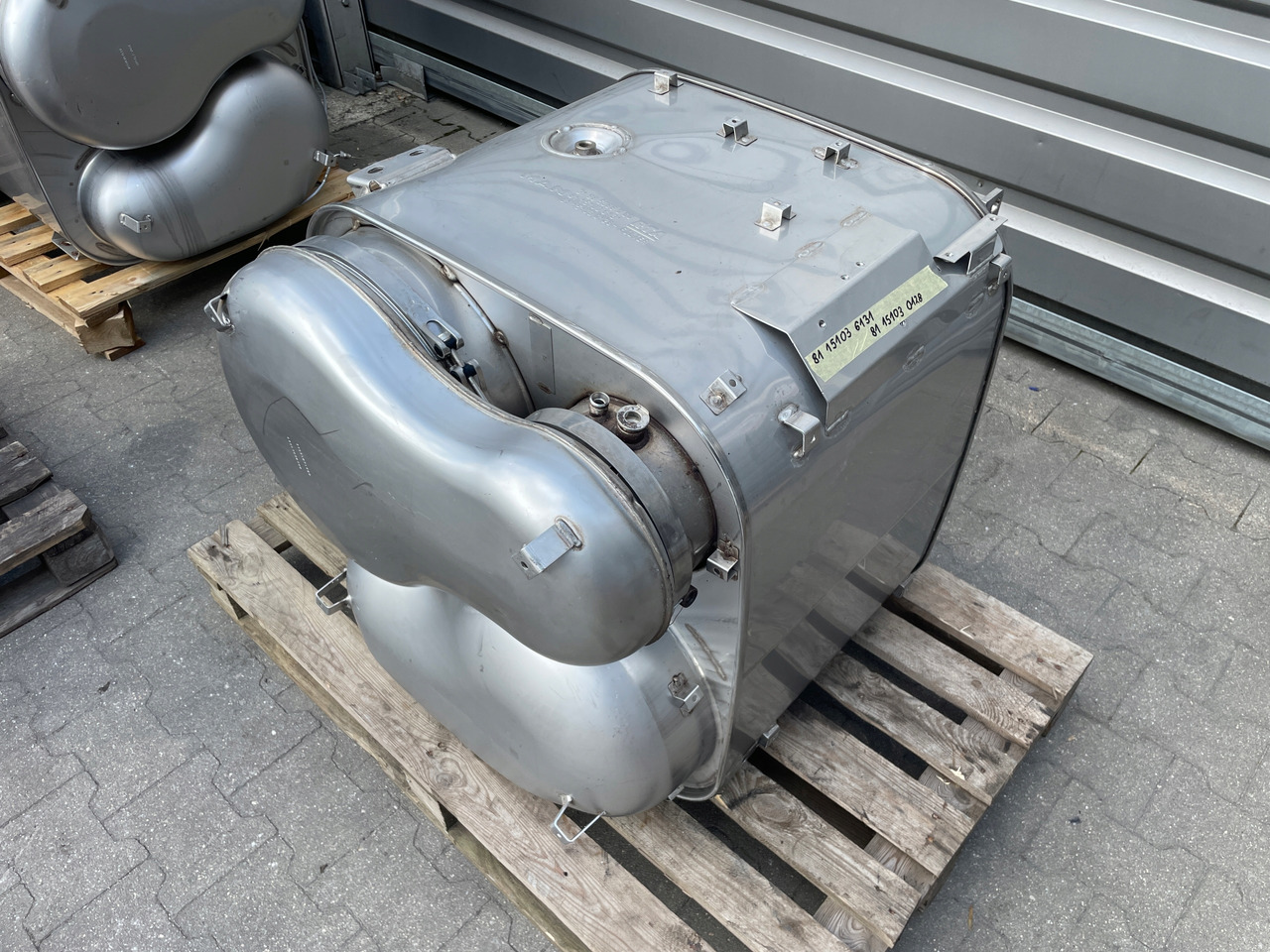 KATALIZATOR MAN TGX TGS EURO 6 DPF TŁUMIK WYDECH 81151036131 - Катализатор для Грузовиков: фото 1 KATALIZATOR MAN TGX TGS EURO 6 DPF TŁUMIK WYDECH 81151036131 - Катализатор для Грузовиков: фото 1